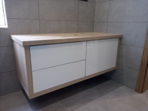 Köbli bútor, egyedi bútorok készítése Szombathely kép