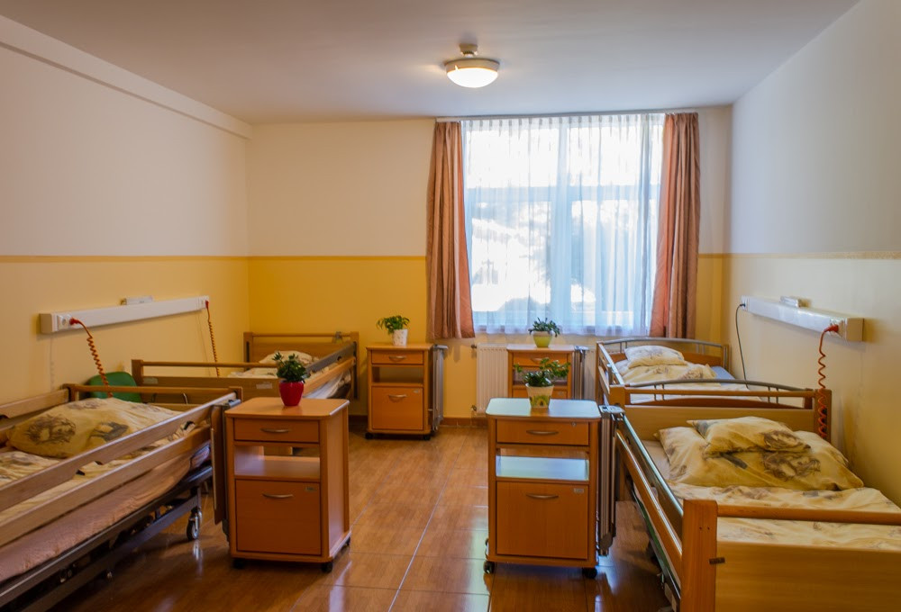 Hársfalevél Ápolási Intézet és Nyugdíjasház kép