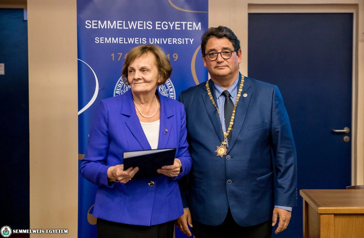 Dr. Temesvári Erzsébet Egyetemi tanár, Bőrgyógyász, Allergológus Budapest 8. kerület kép