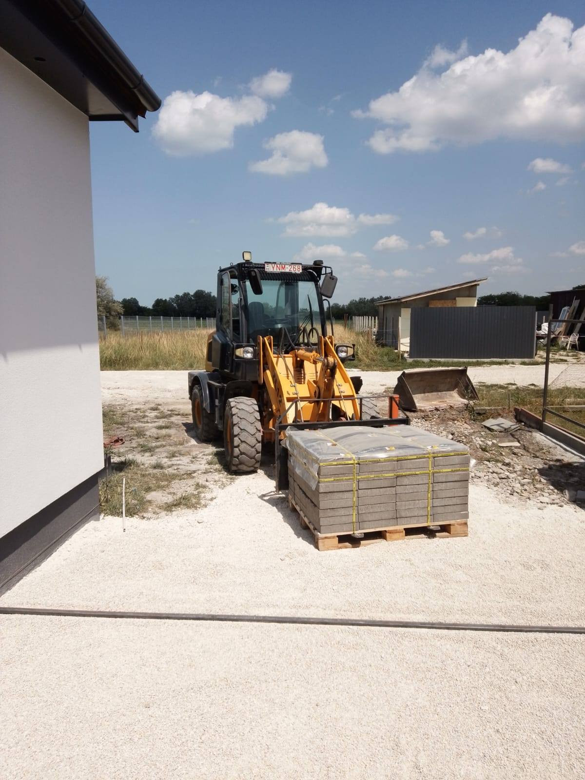 Lévay József Gépi földmunka Balatonlelle kép