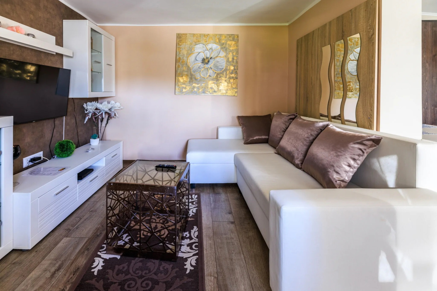 Fekete Orchidea Apartman Balatonkenese kép