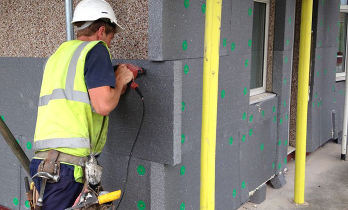 Családi és társasházak homlokzati hőszigetelése Budapest, Pest megye Kiss István kép