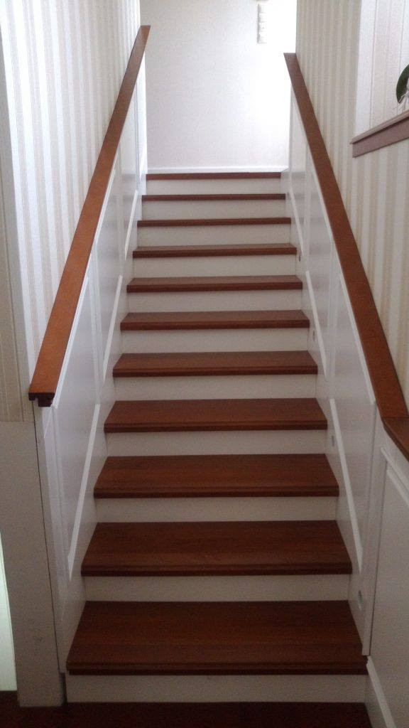 Beltéri ajtók gyártása tömör fából Sapiro-Transz Faipari Kft. kép