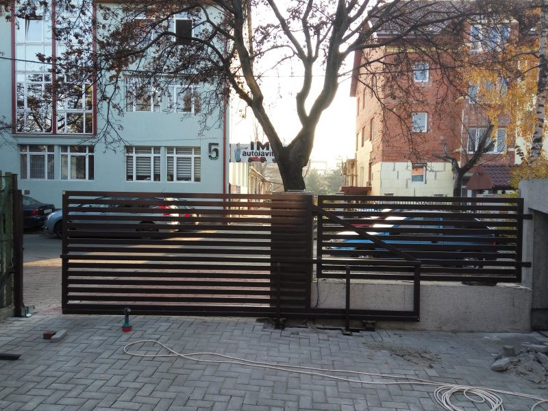 Albert Tolókapu, kerítés Fejér megye kép