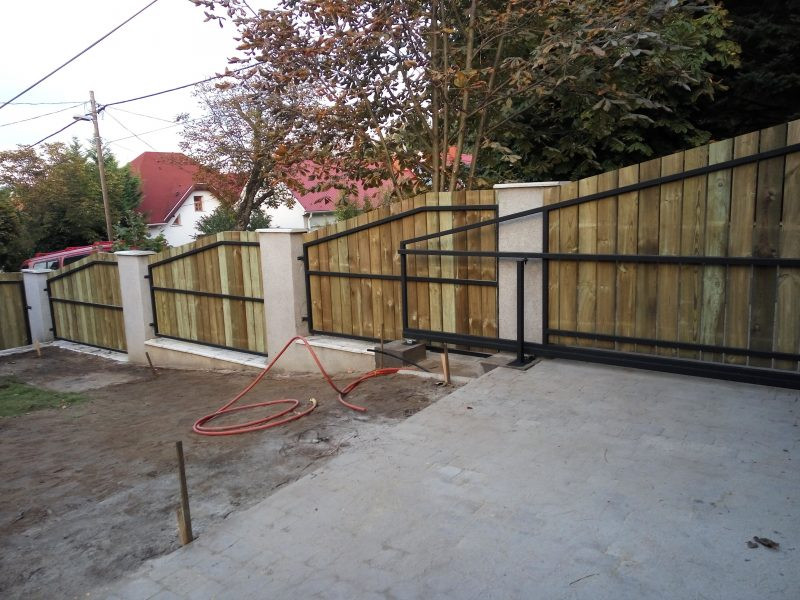 Albert Tolókapu, kerítés Fejér megye kép