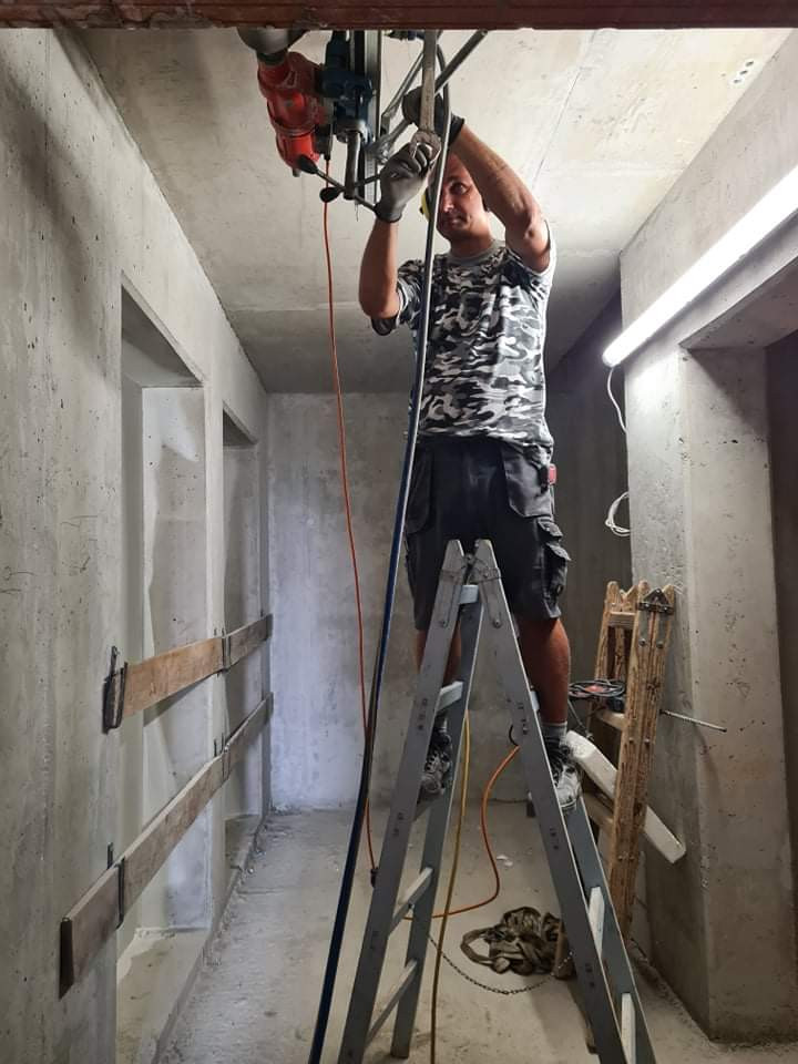 Betonvágás, betonfúrás falbontás, horonymarás, betonroppantás Budapest kép