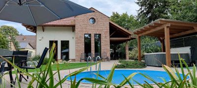Griff medencés luxus apartmanház Balatonföldvár kép